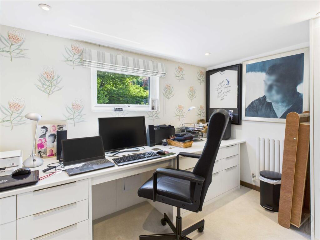 Study/dressing room