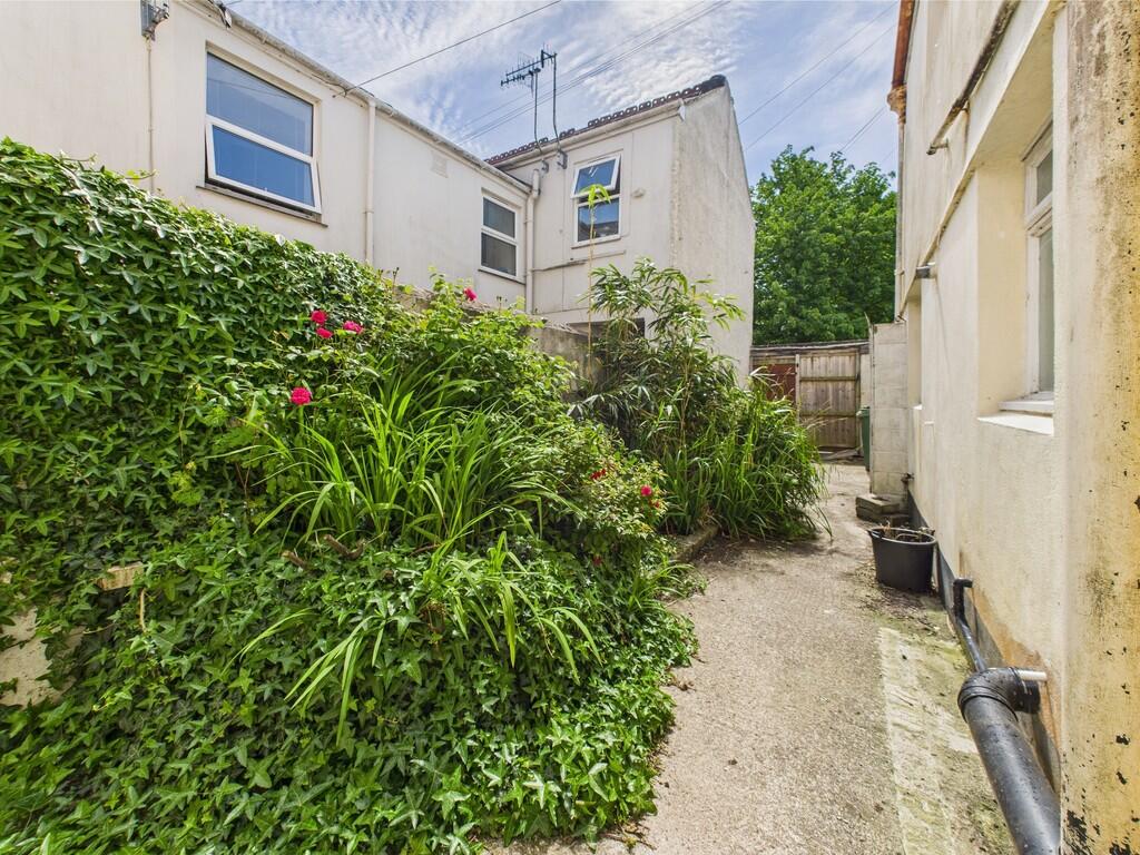 CAM03974G0-PR0141...