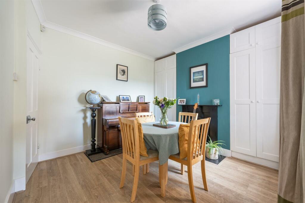 Clifton Avenue, E17