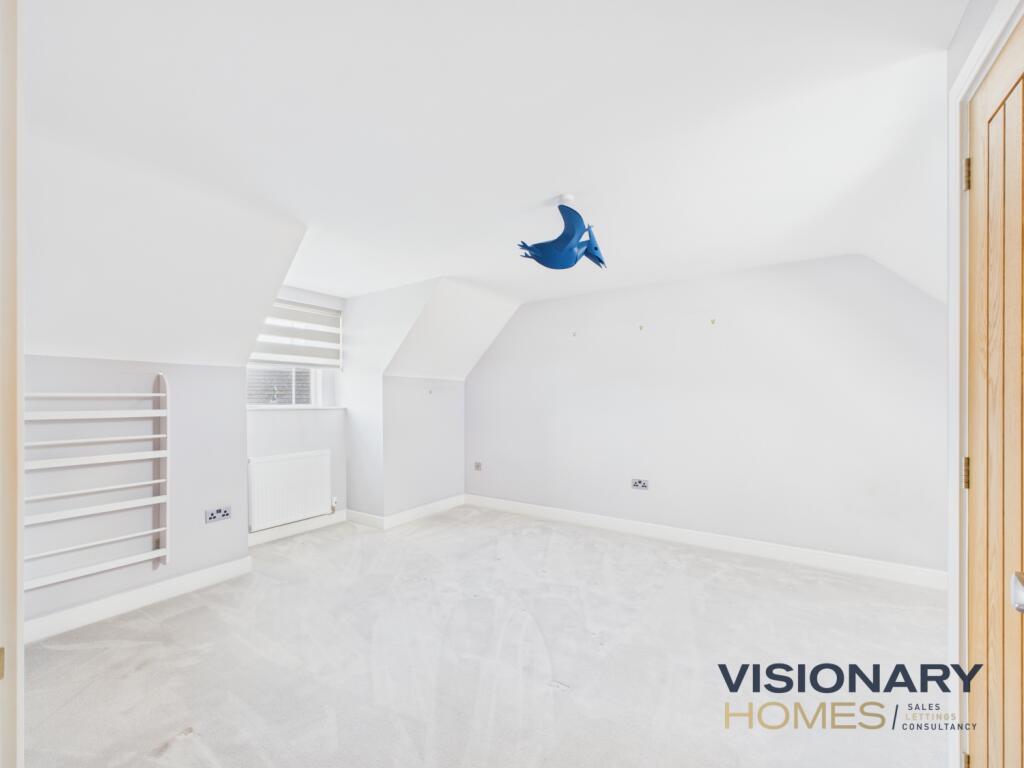 CAM03522G0-PR0217-STILL023