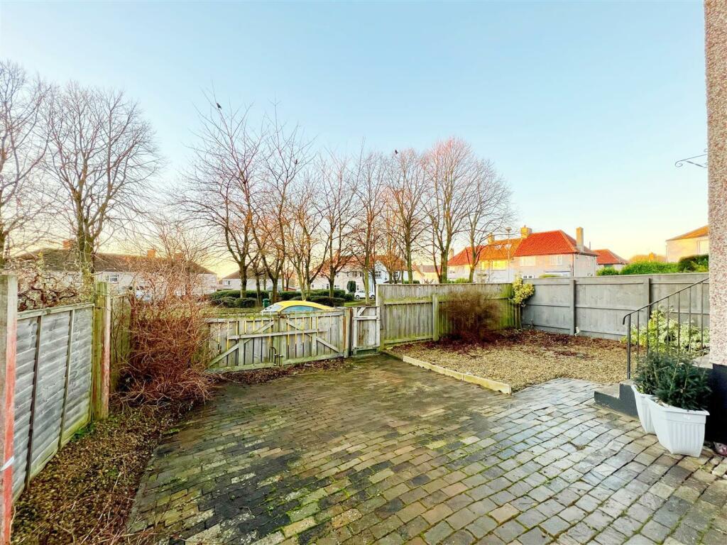 Garden 3.jpg