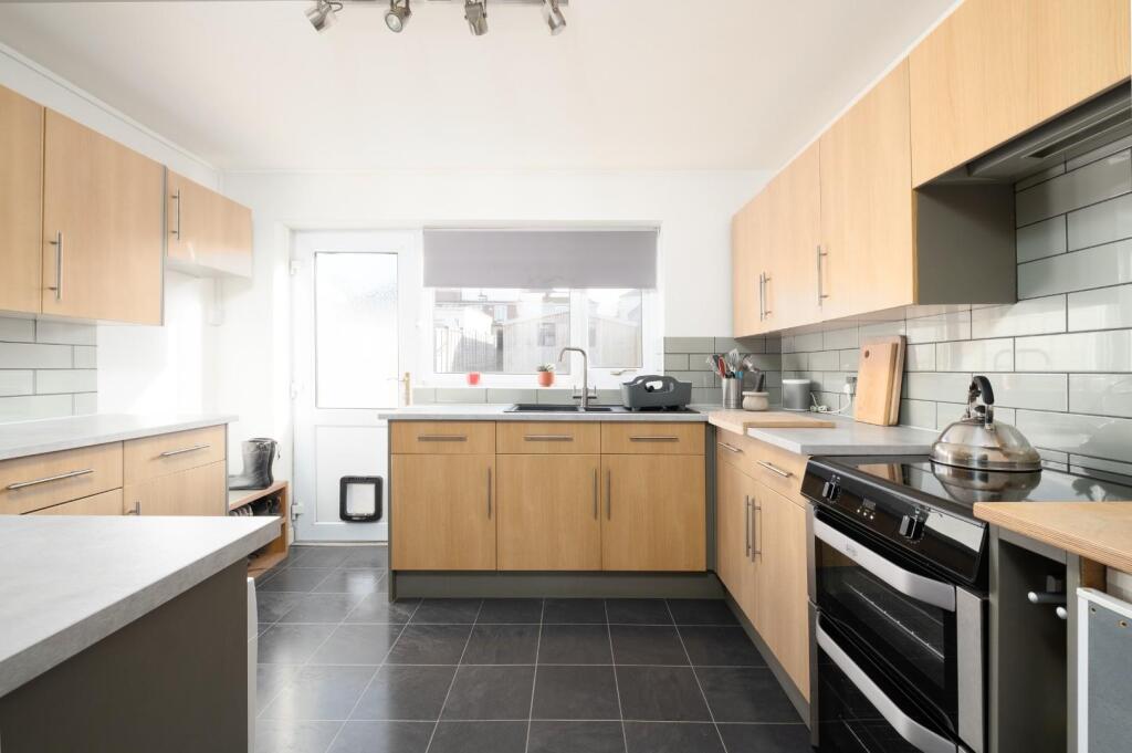 124 St. Peter's Rise, BS13--2.jpg