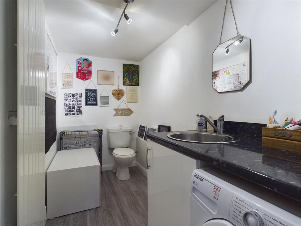 Utility Room/WC