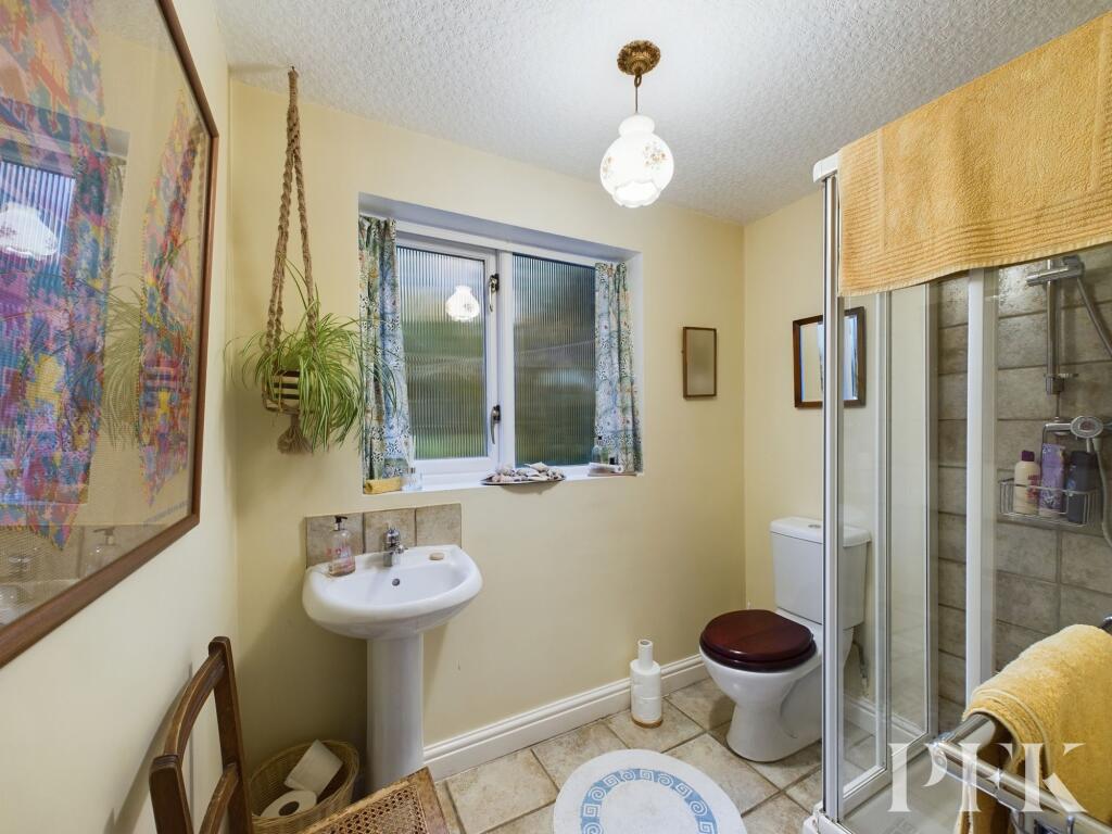 G/f shower room