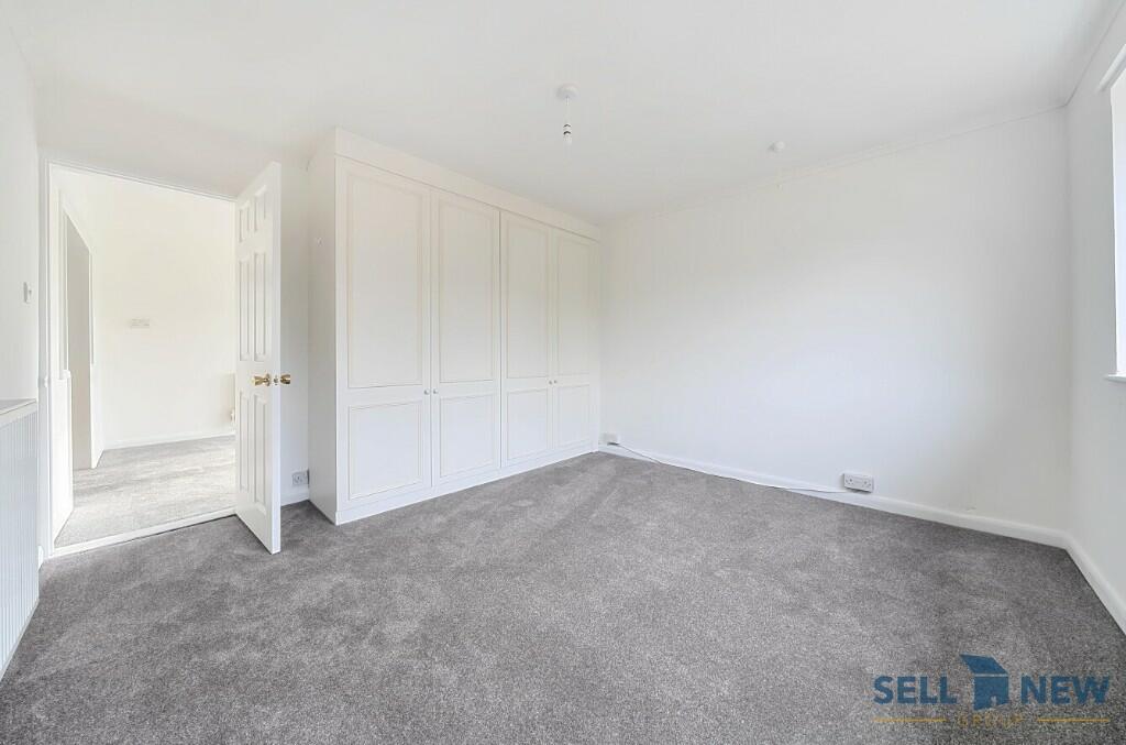 Guest bedroom 