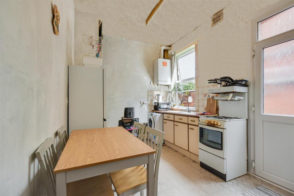 Kitchen_3 edited.jpg