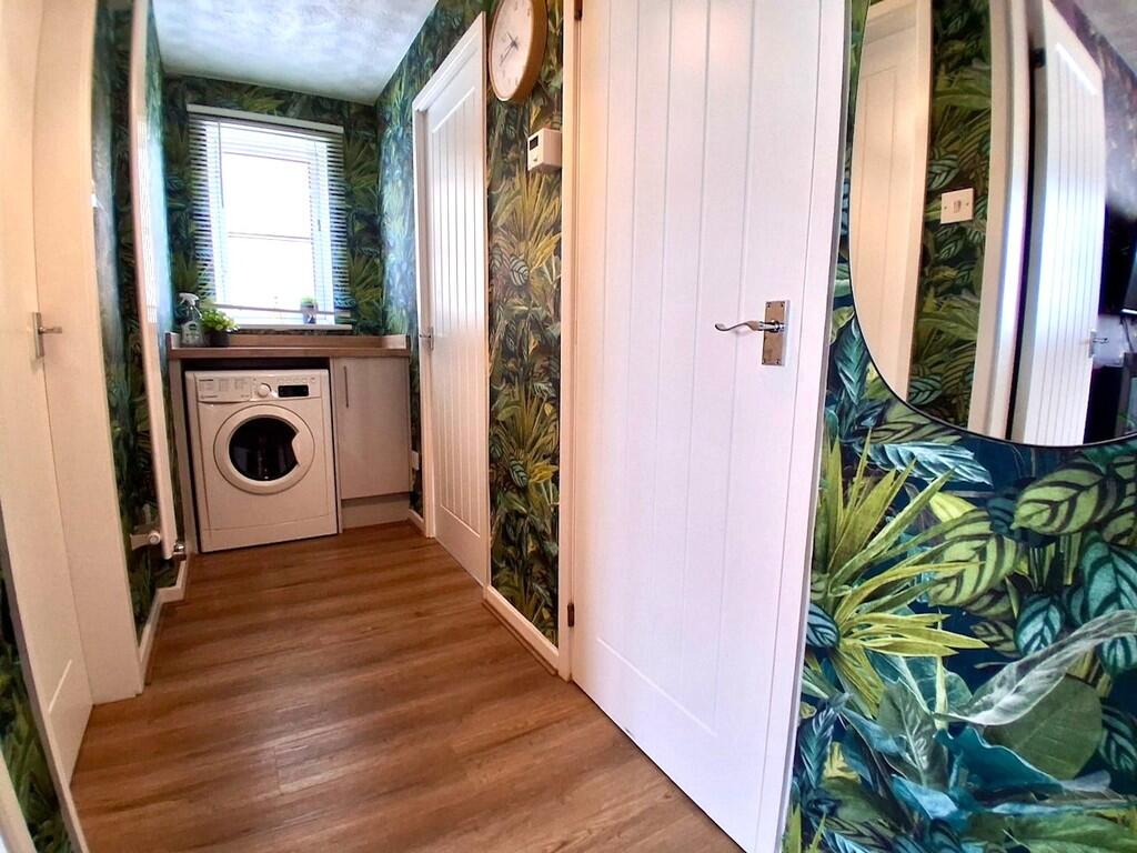 Hall/Utility