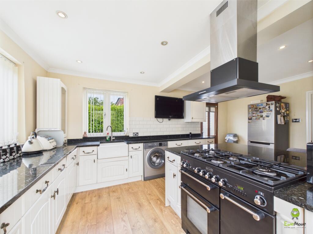 CAM02615G0-PR0063-STILL005