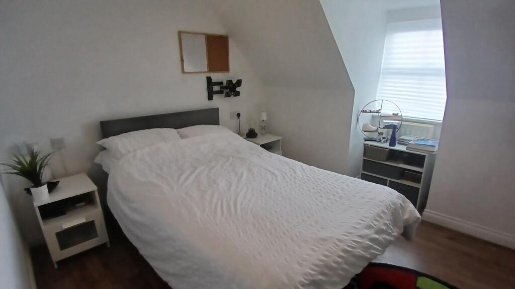 Bed 5.jpg