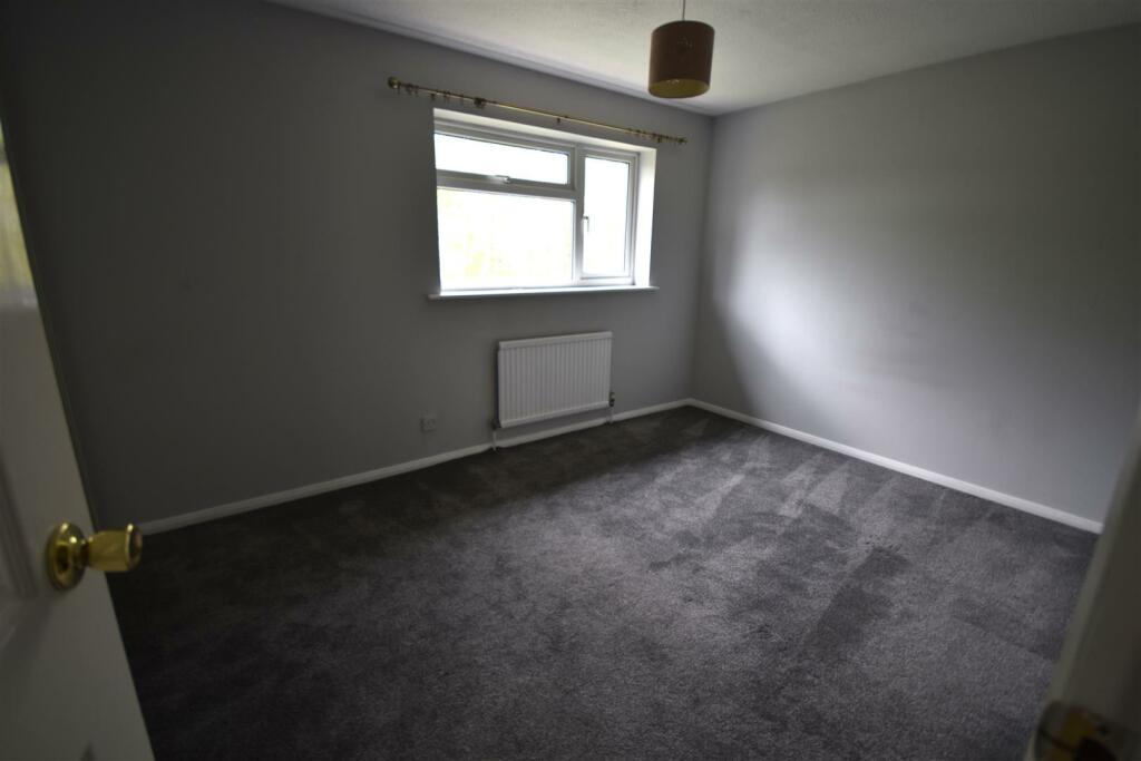 bedroom.JPG