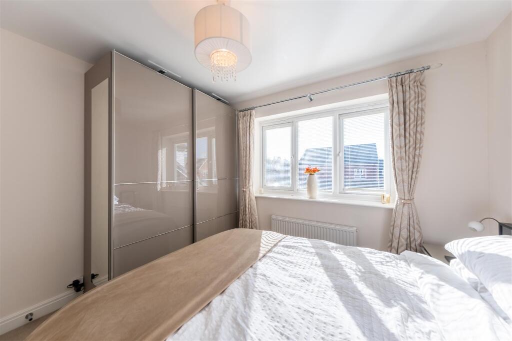 27 Shakerley Close-022.jpg