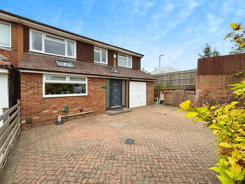 7ae26d0c-Photo 206-11-25 2C 2011 2052 2056.jpg