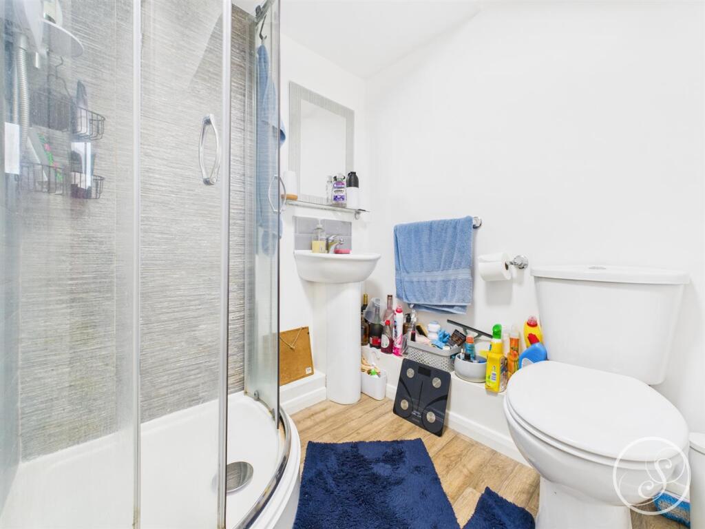 EN SUITE