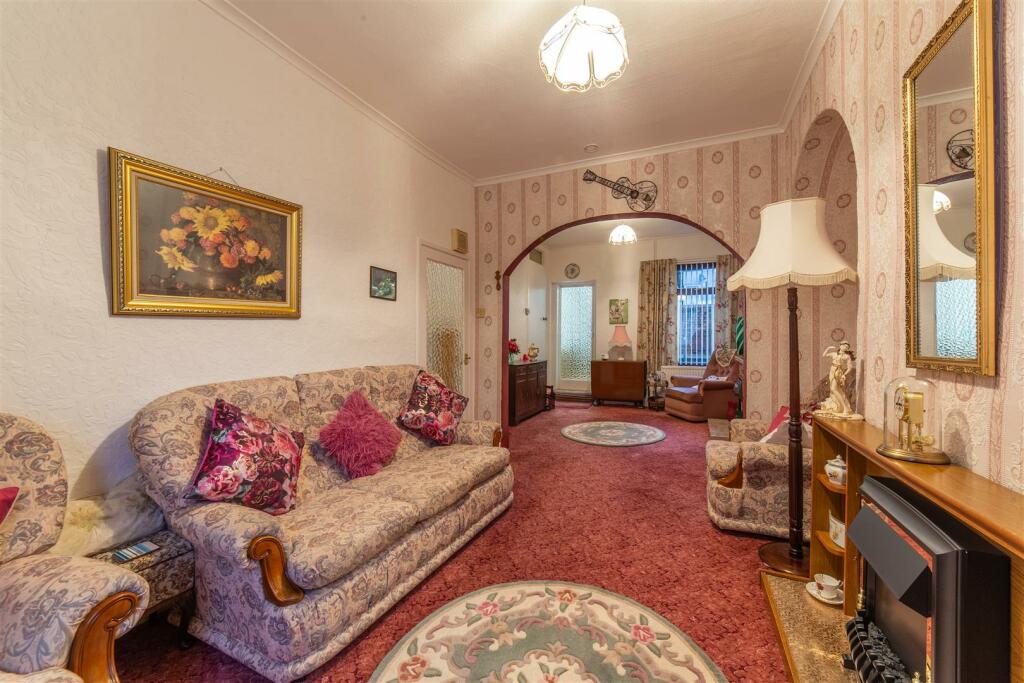 3 Lower Waun Street-7.jpg