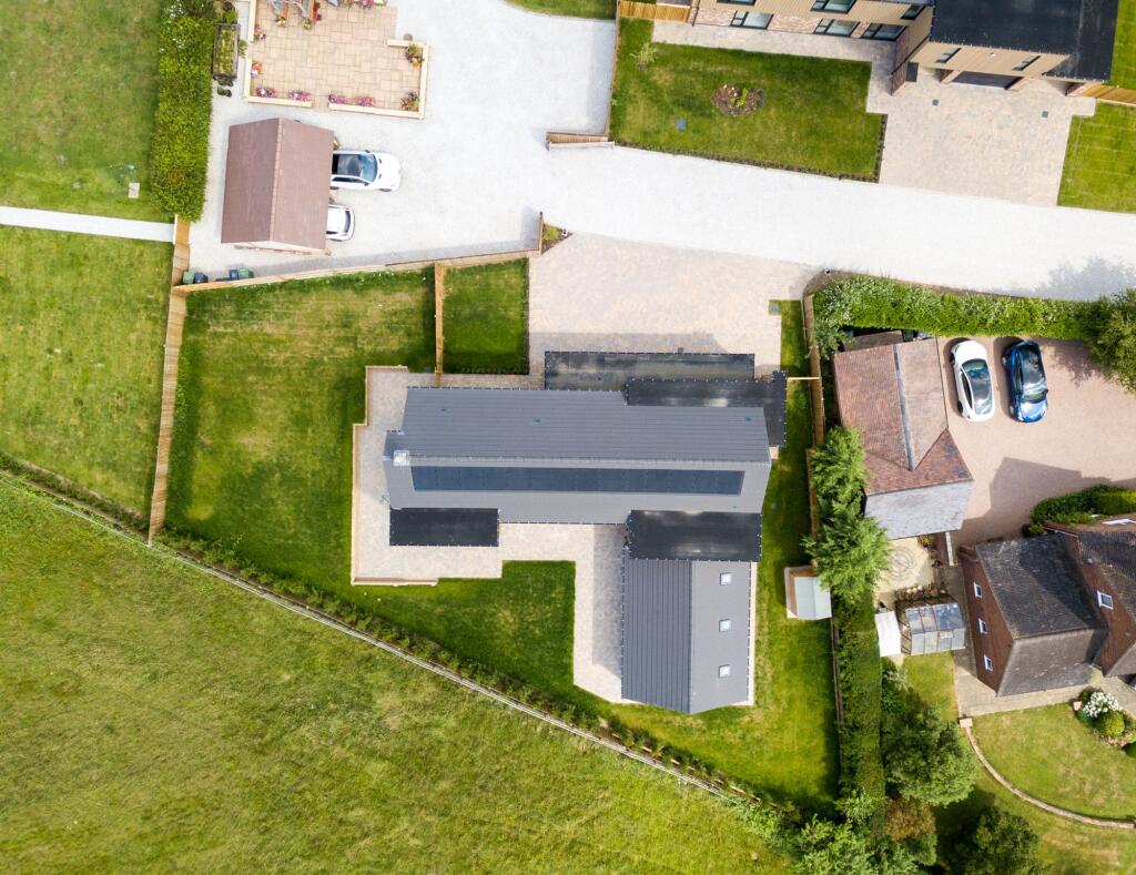 Hawthorn Lodge overhead