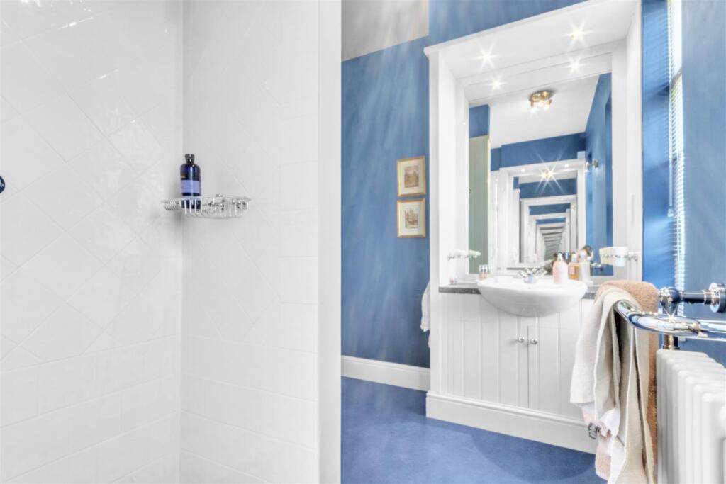 Shower Room 2.jpg