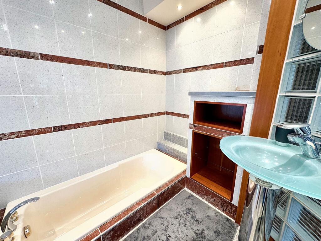 Bedroom Four En-suite