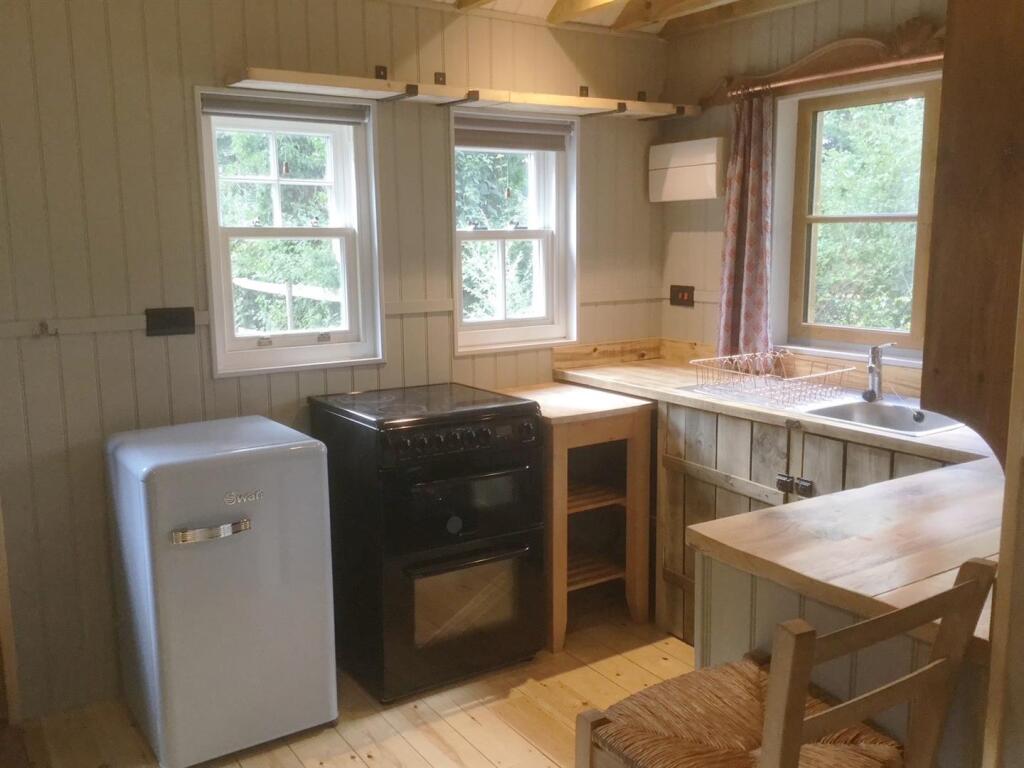 Cabin 1.jpg