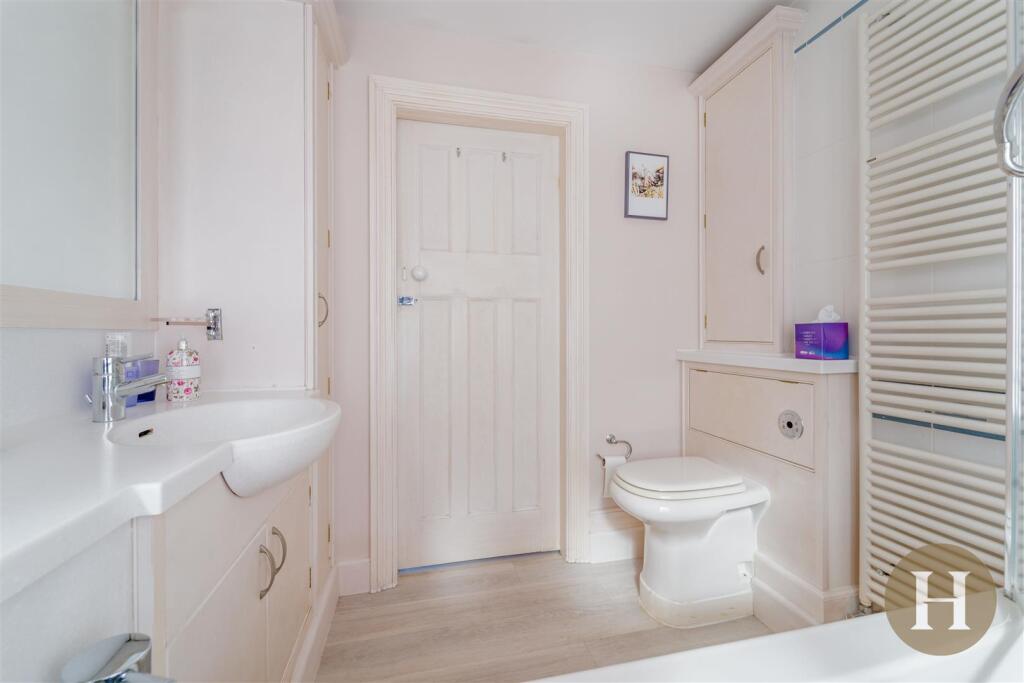 Hadleigh Estate Agents-50.jpg