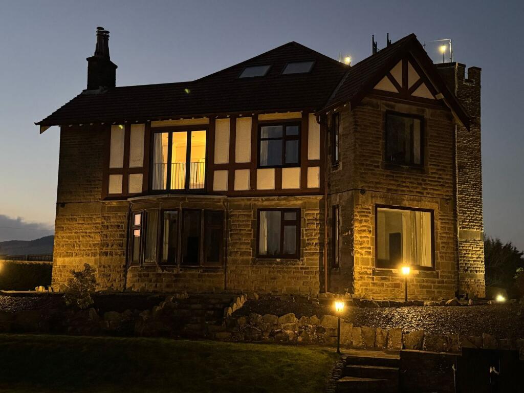 CASTLE MANOR