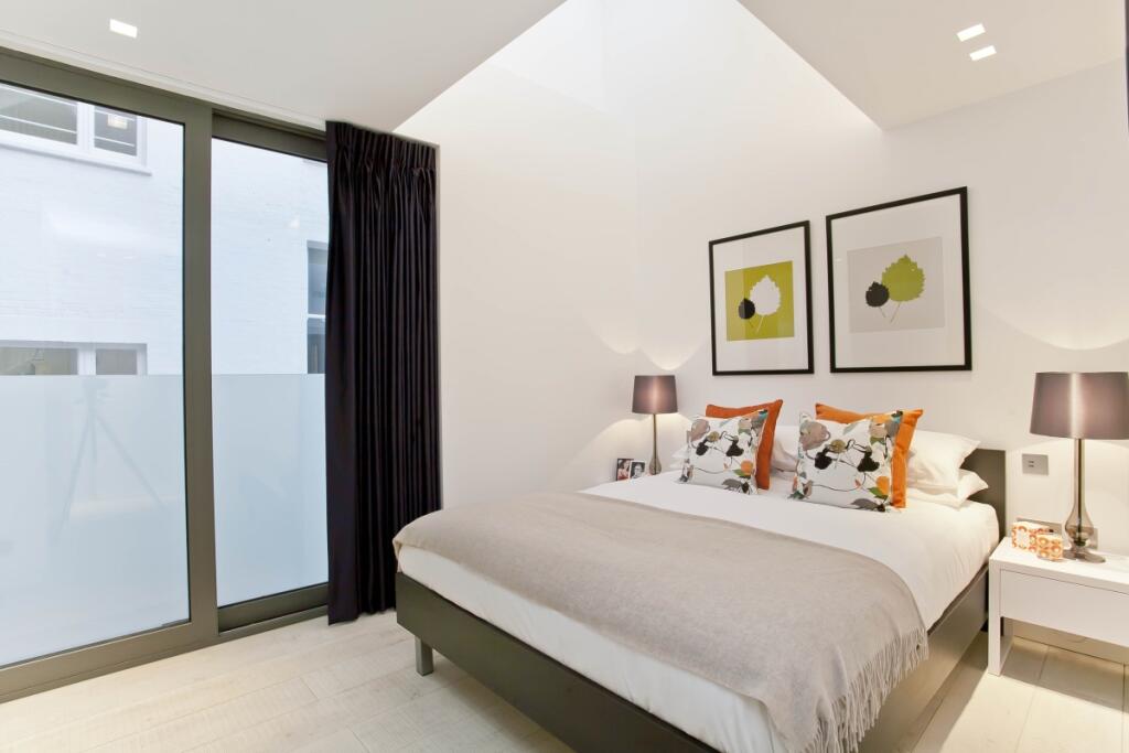 KSHO_B5_TheHatFac...