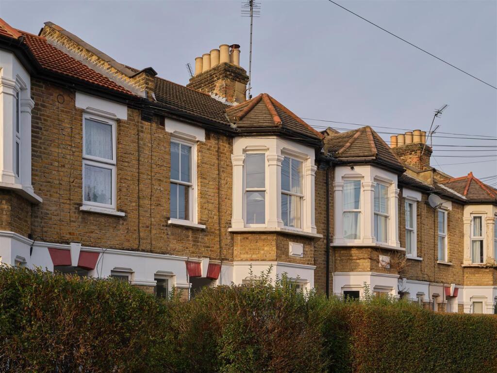 Albert Road E10
