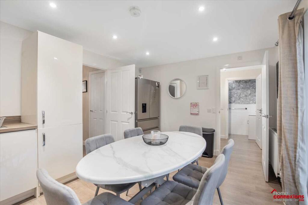 Kitchen Dining (4)