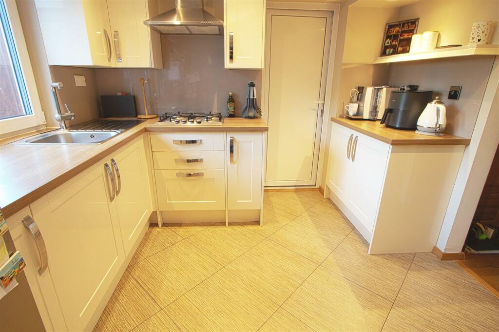 KITCHEN1.jpg