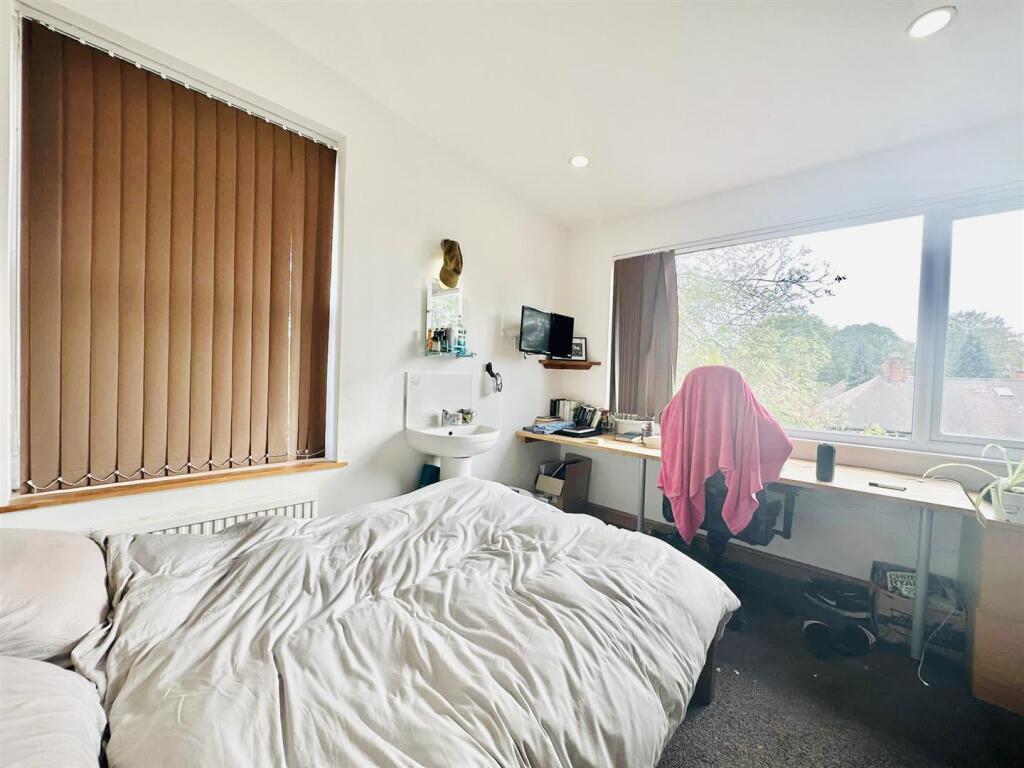Bedroom Seven
