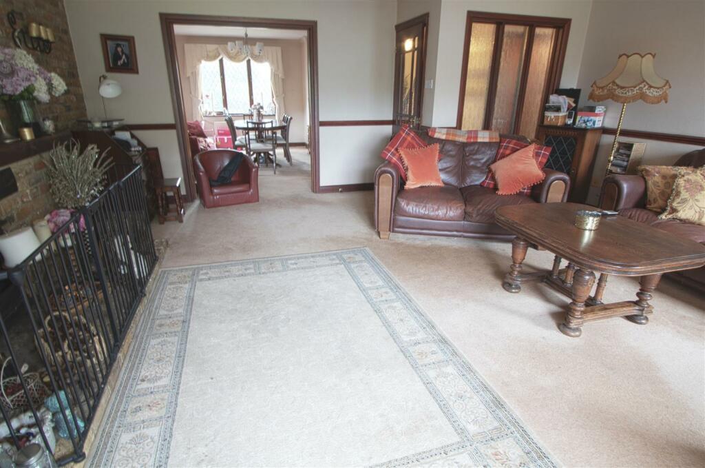lounge2.jpg