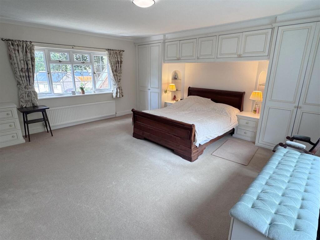 Bed 1b.JPG