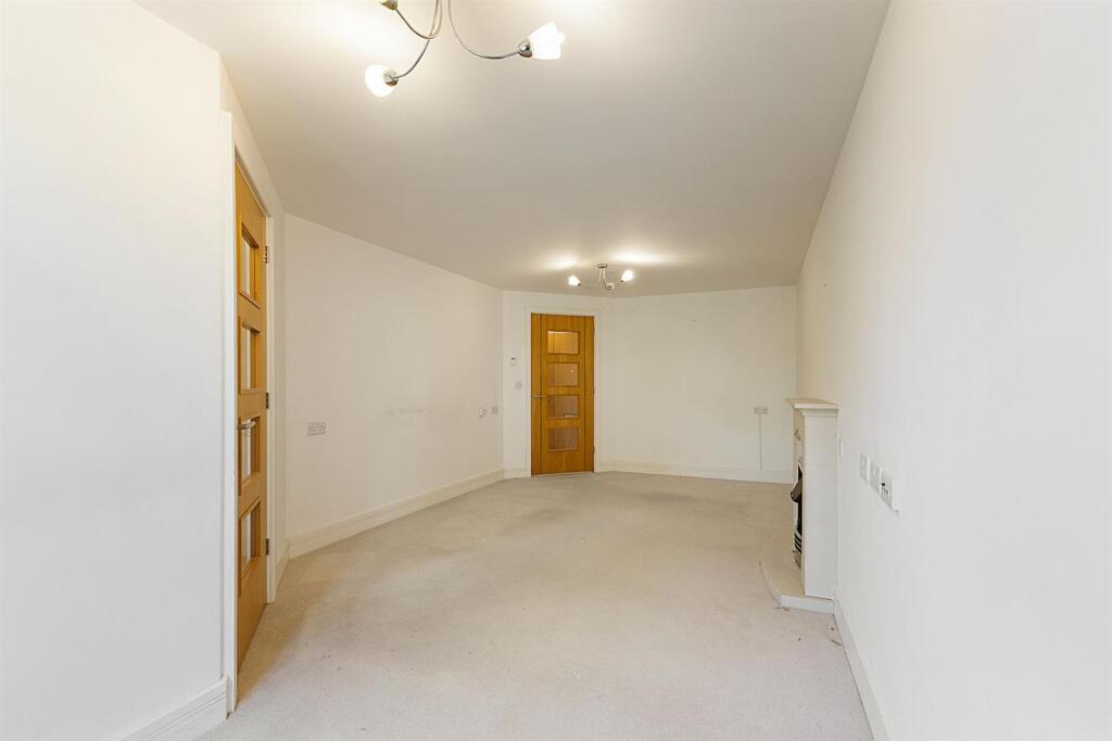 03-d199CH_39CRAYSHAW_RG48EQ_MCS83594_009 (1)-mediu