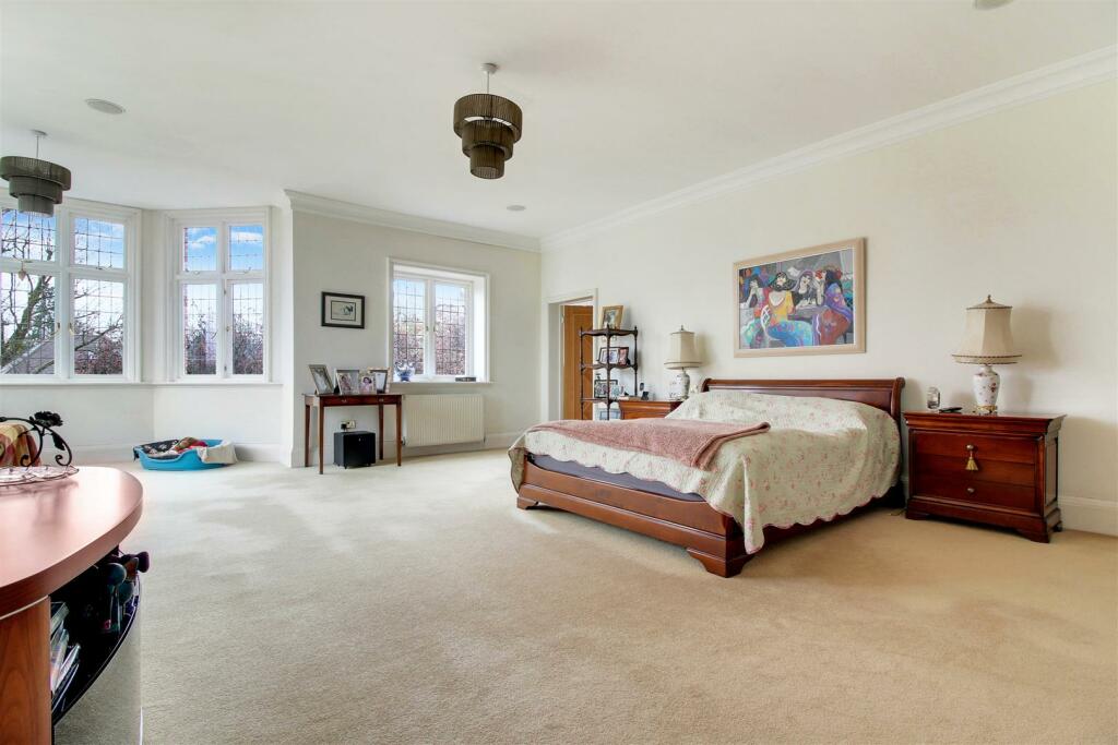 MAIN BED.jpg