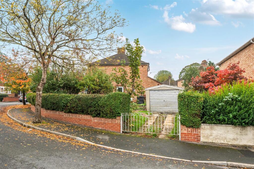 12 Glebe Crescent, Rugby (13).jpg