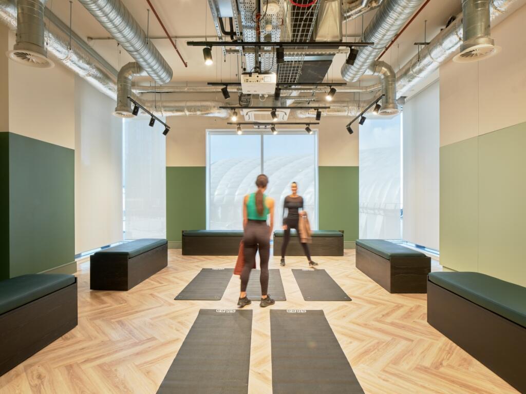 NewVictoria202309...