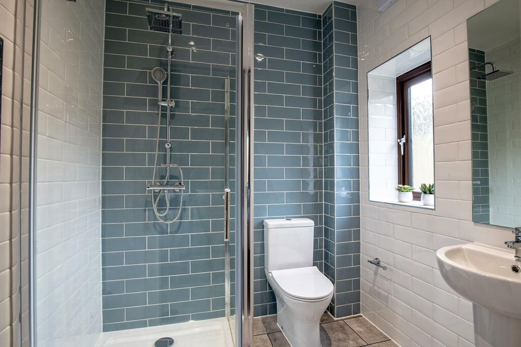 ensuite2.jpg