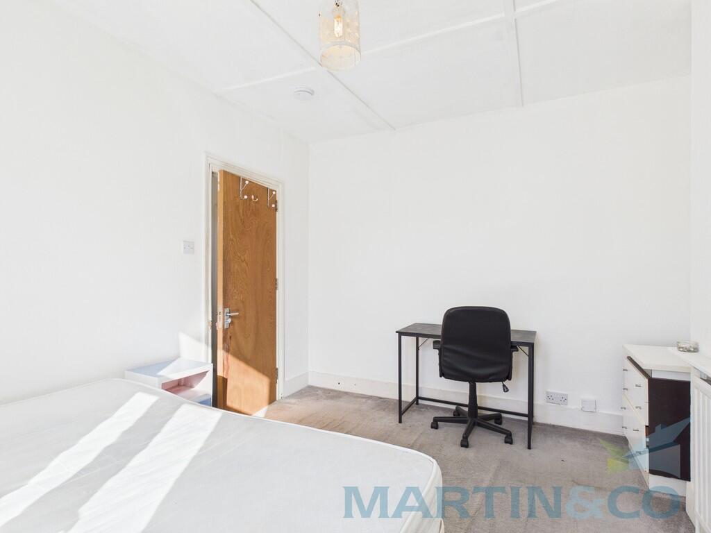 Bedroom 3 Pic 2