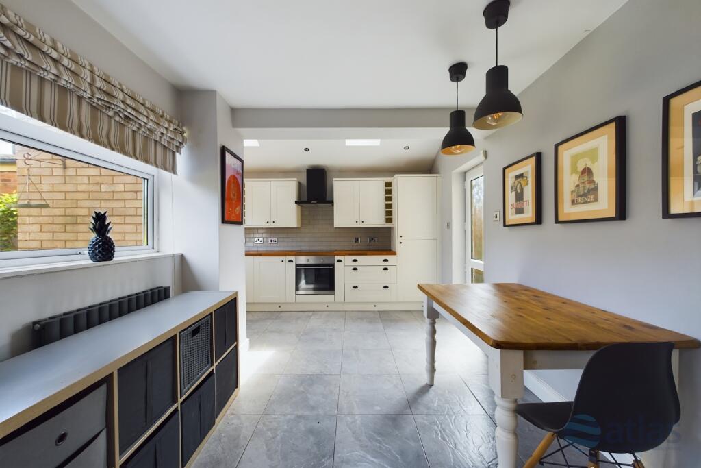 Kitchen/Dining Area