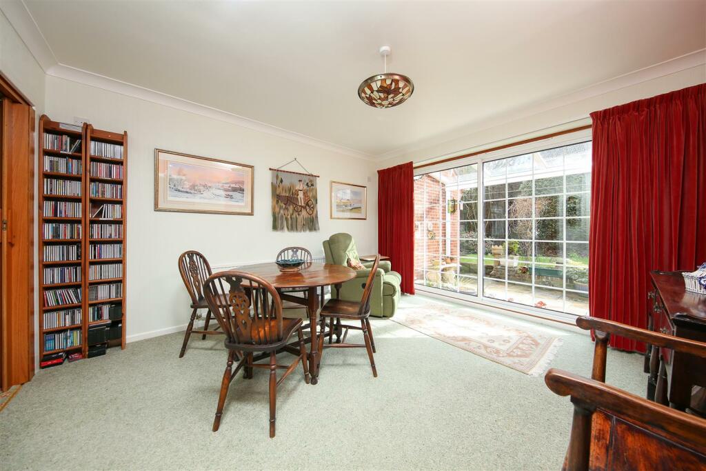 Dining Room.jpg