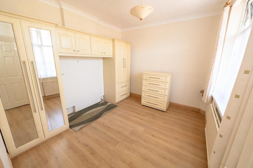 Bedroom 1.jpg
