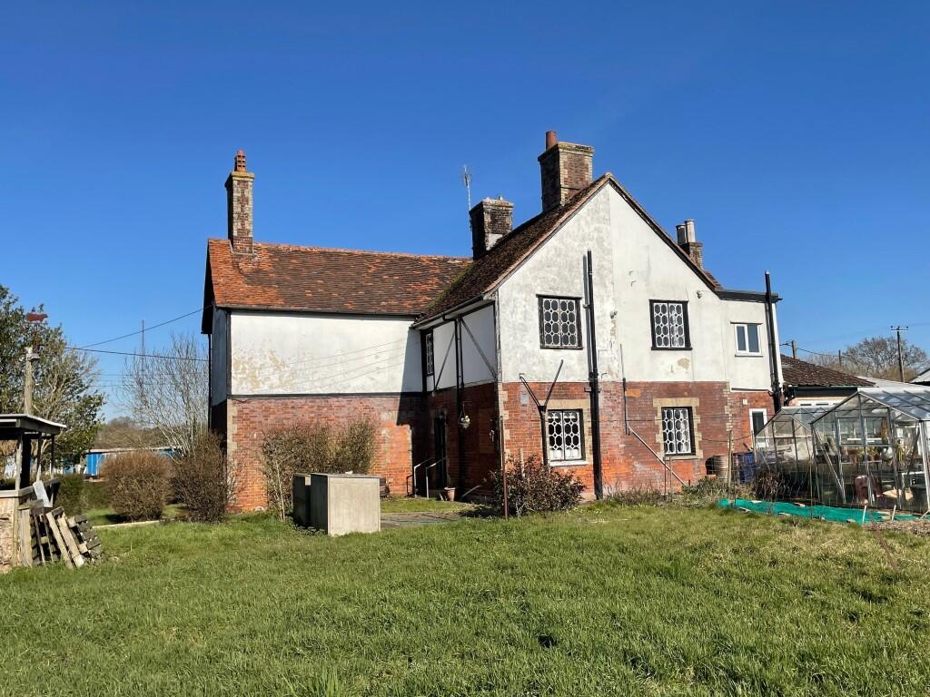 R  Medium  T202503111330.jpg