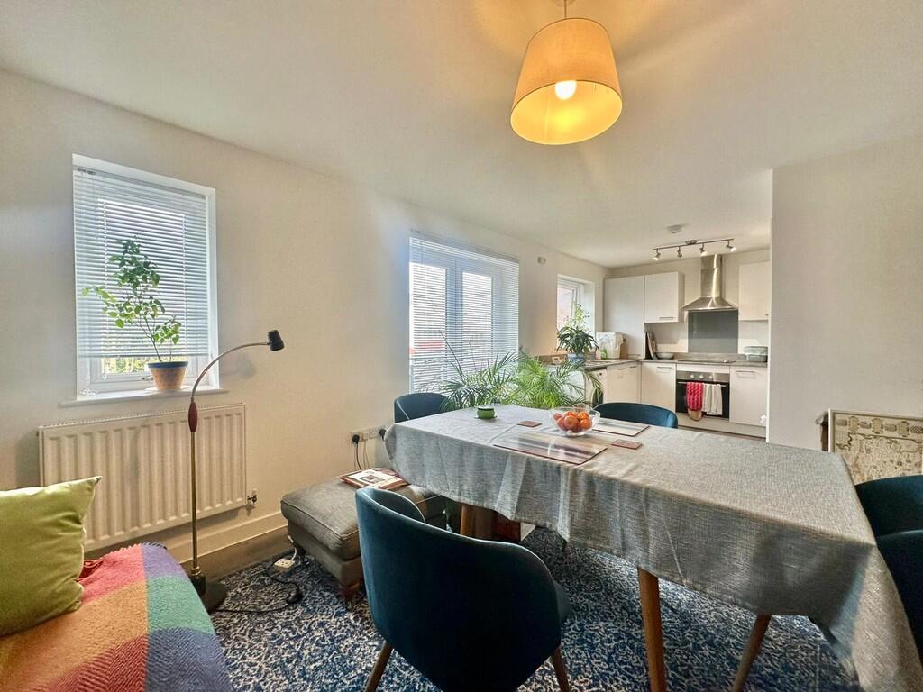 55853e49-581c-479...