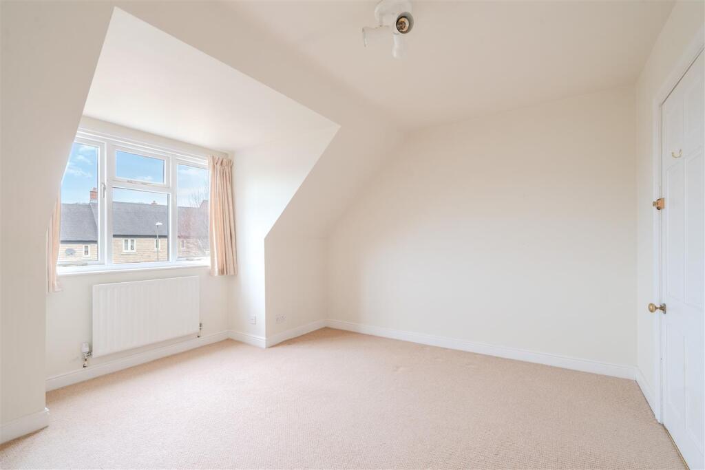 Bedroom 3-2.jpg