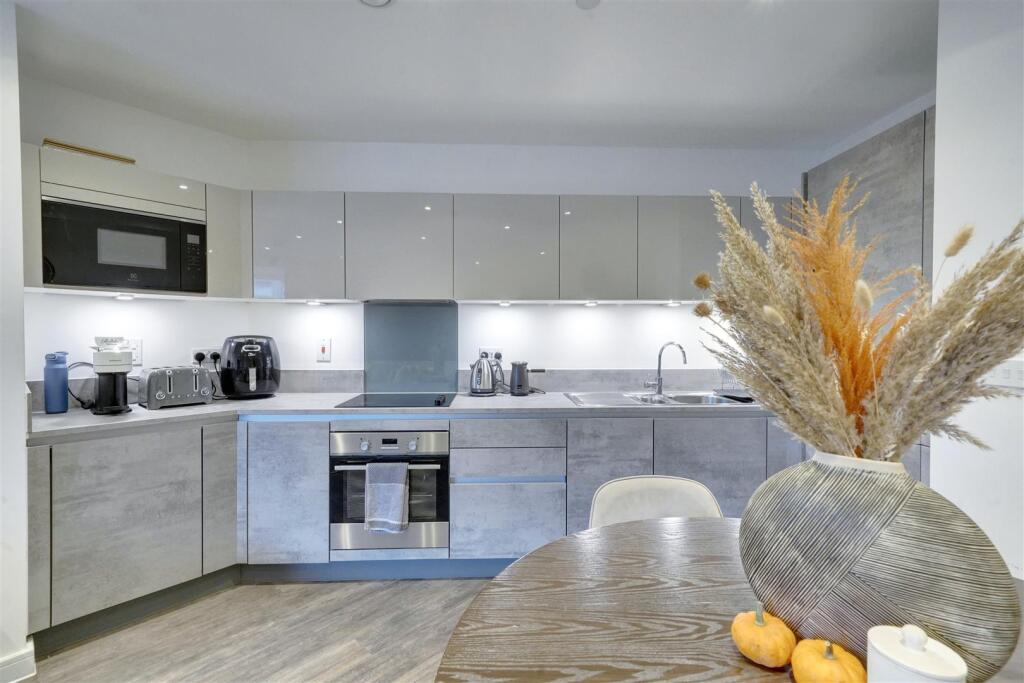 South Street, Enfield