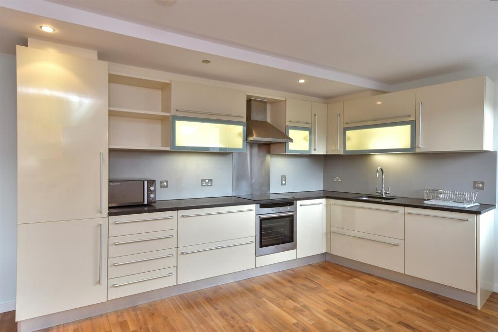 Kitchen/ Lounge/ Diner