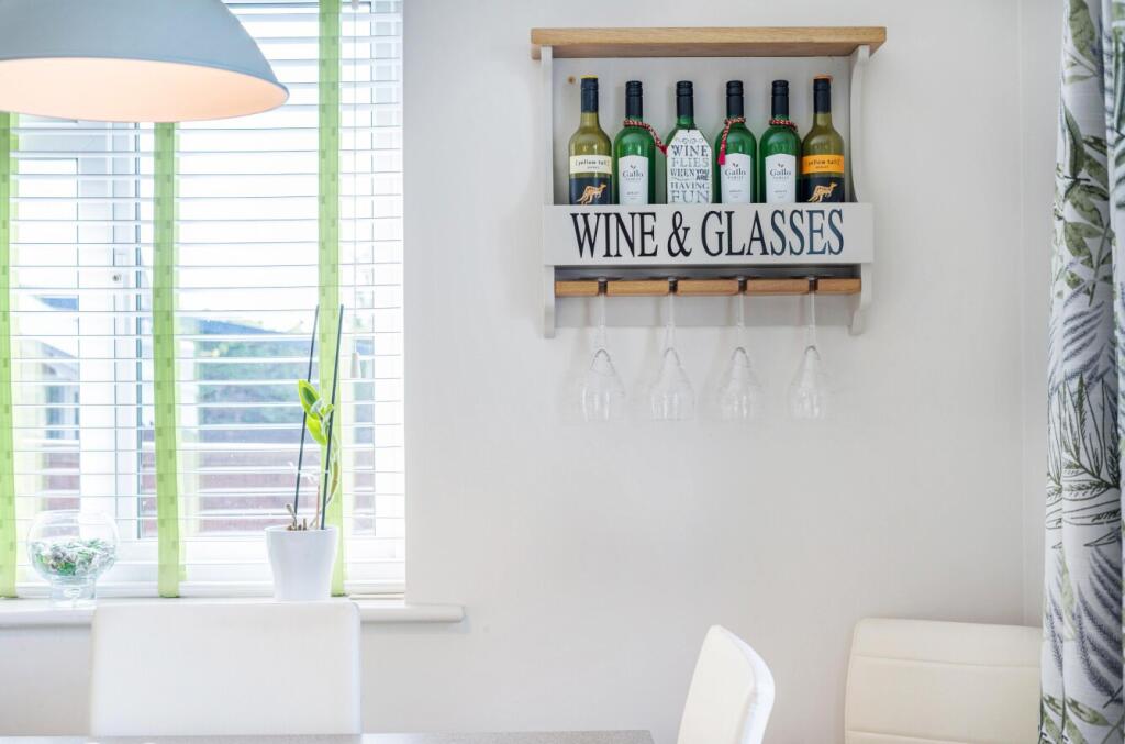 1298544-1-6830426...