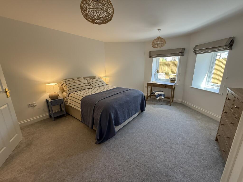 F2 9 lim bedroom