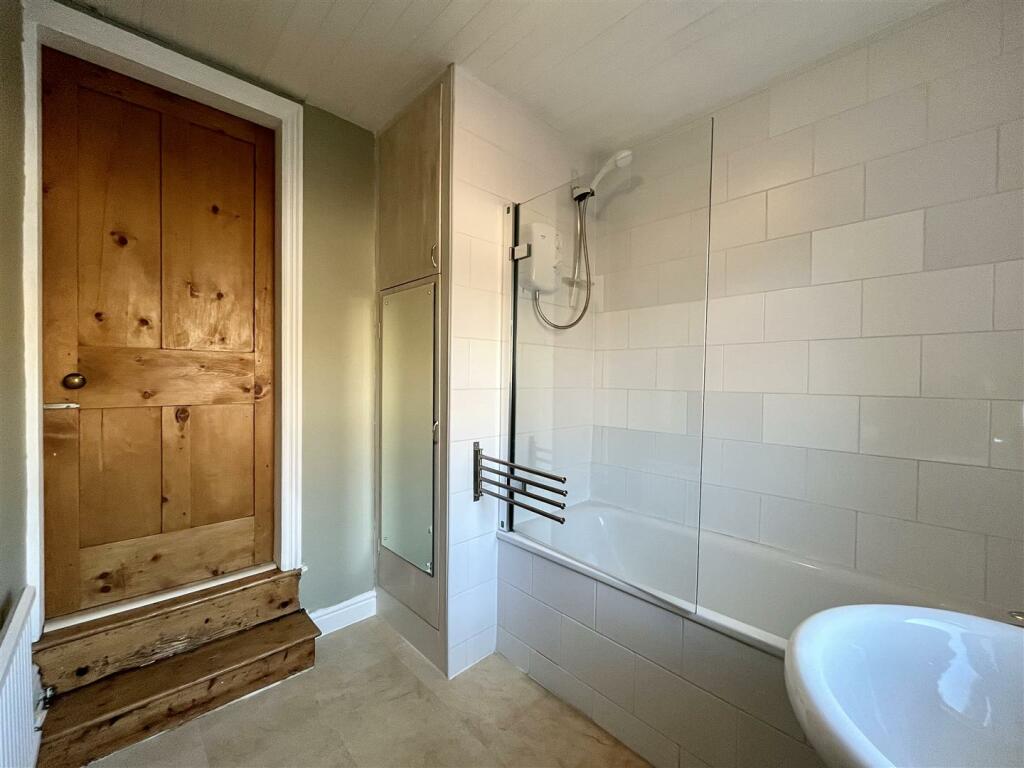 Bathroom Aspect 2