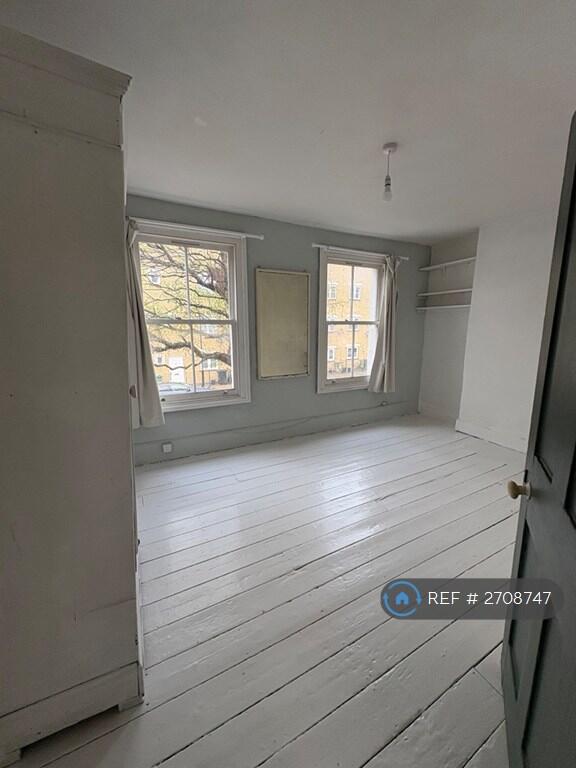 Middle Floor Bedroom 