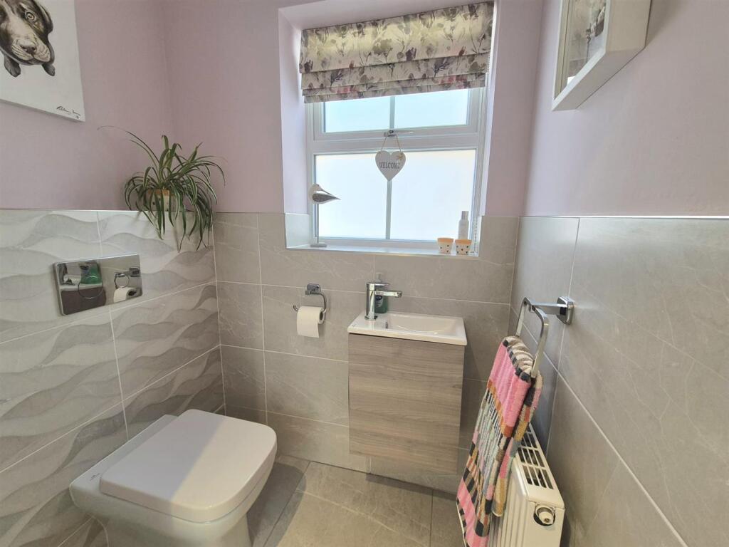 Cloakroom (WC)